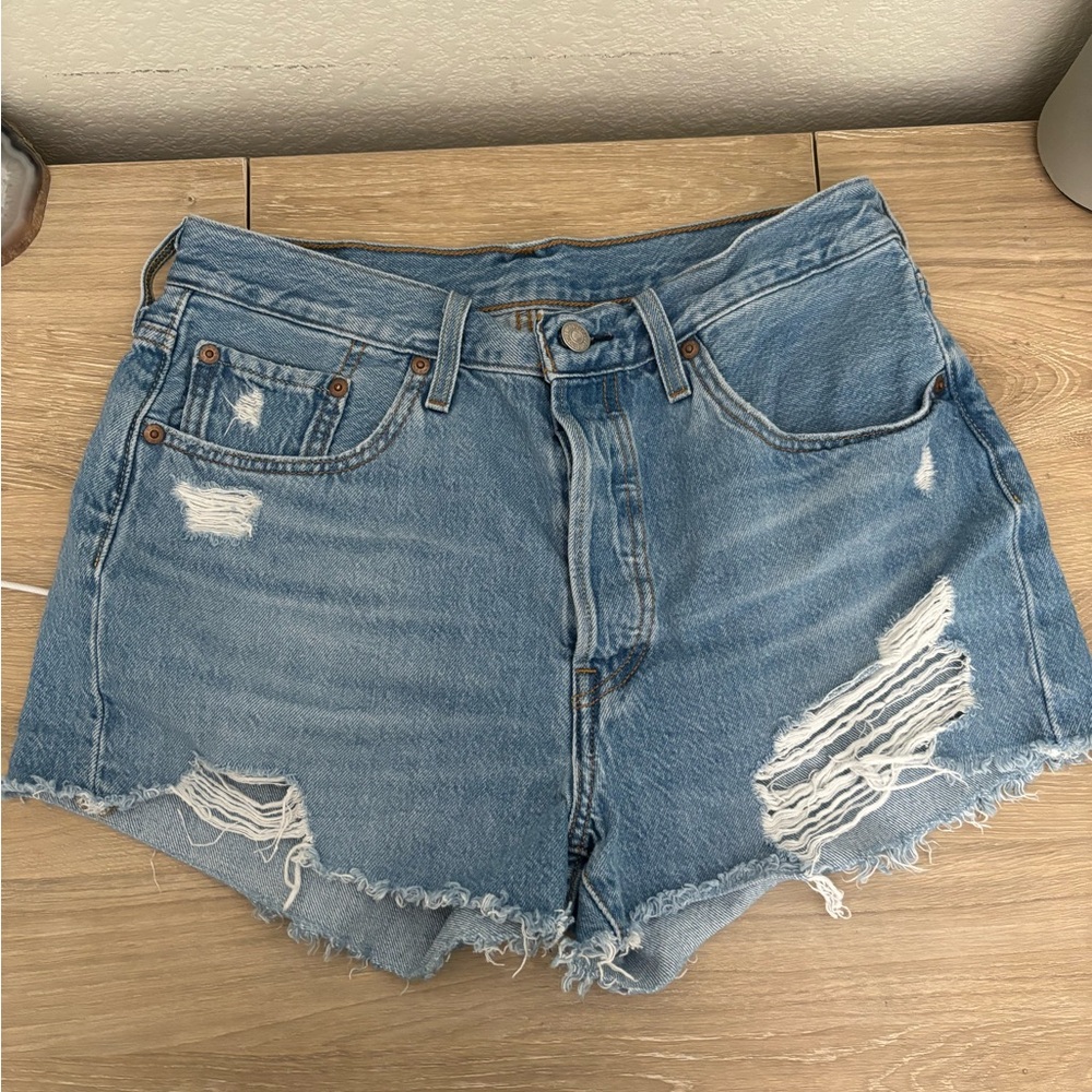 Levi’s 501 high waisted jeans size 29